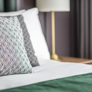 Standard Queen Room High Floor